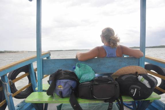 No barco com toda a nossa bagagem dos dois dias em Galinhos - RN